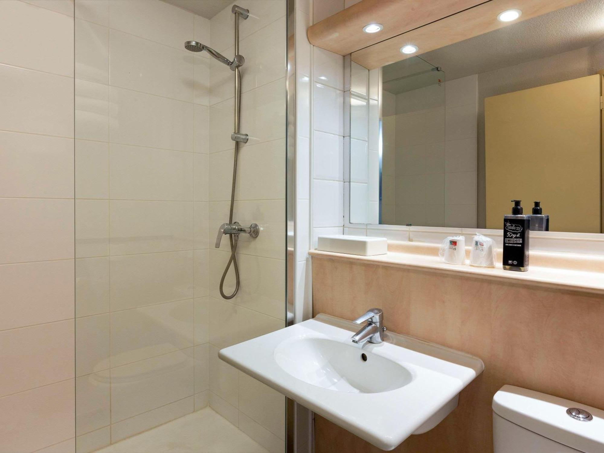 Greet Hotel Villeneuve La Garenne - Renove Zewnętrze zdjęcie