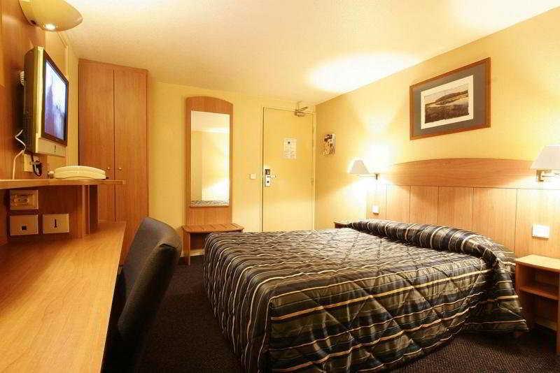 Greet Hotel Villeneuve La Garenne - Renove Zewnętrze zdjęcie