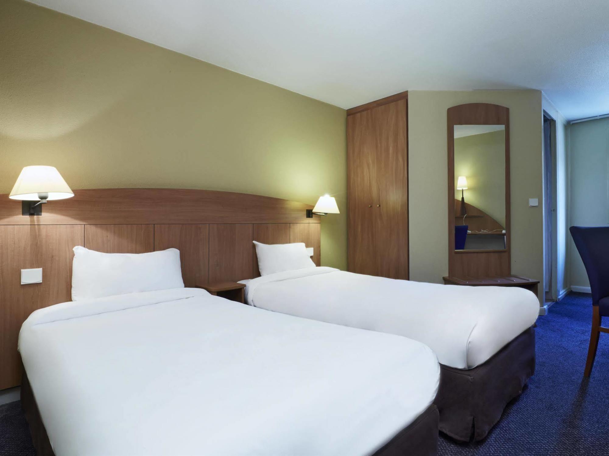 Greet Hotel Villeneuve La Garenne - Renove Zewnętrze zdjęcie